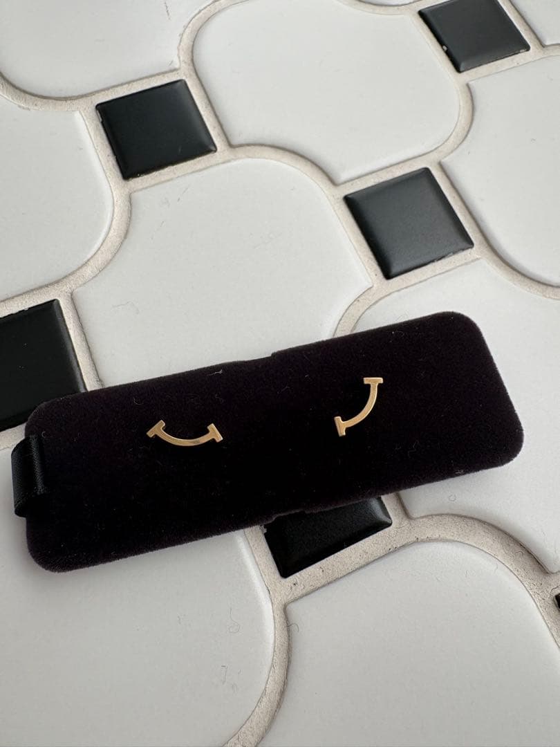 ティファニー　Tスマイル　ピアス