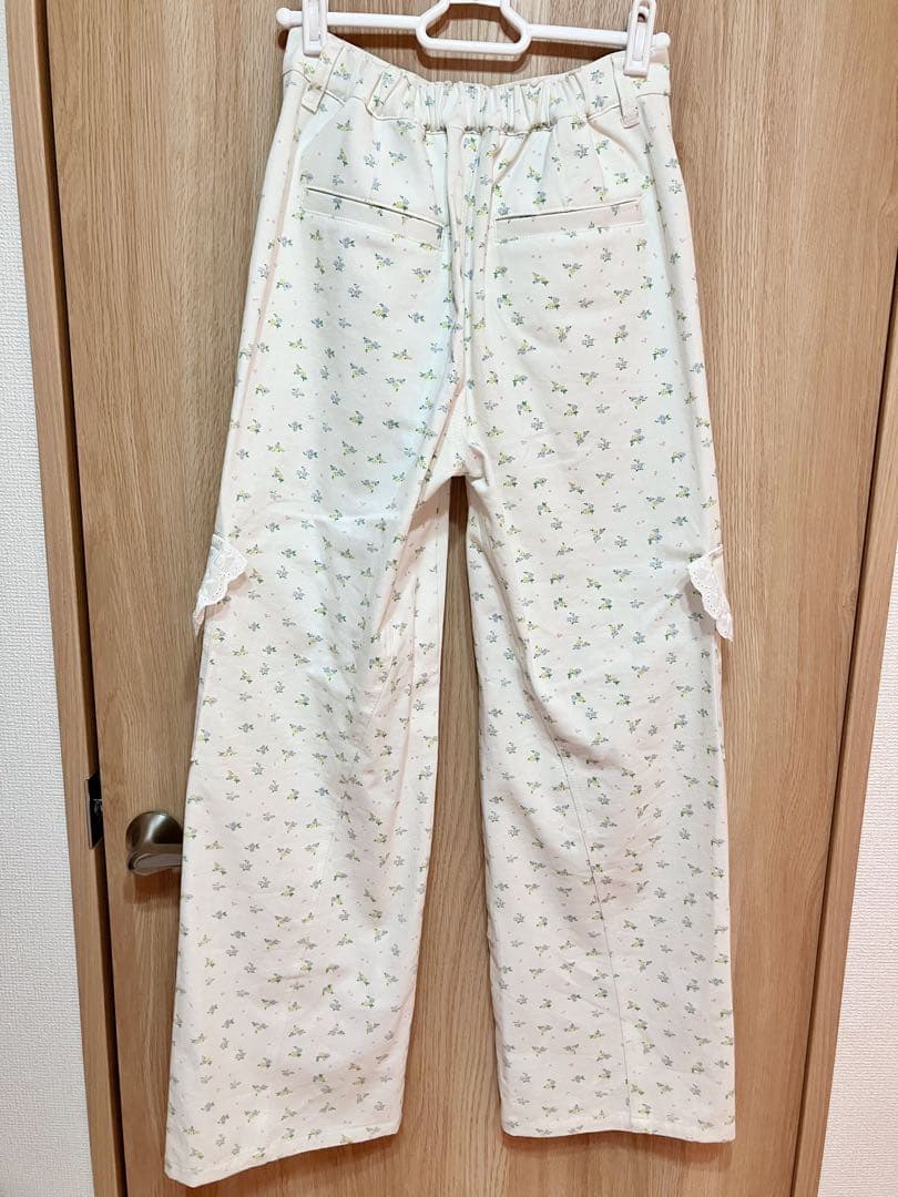 【新品未使用】petit flowerカーゴパンツ