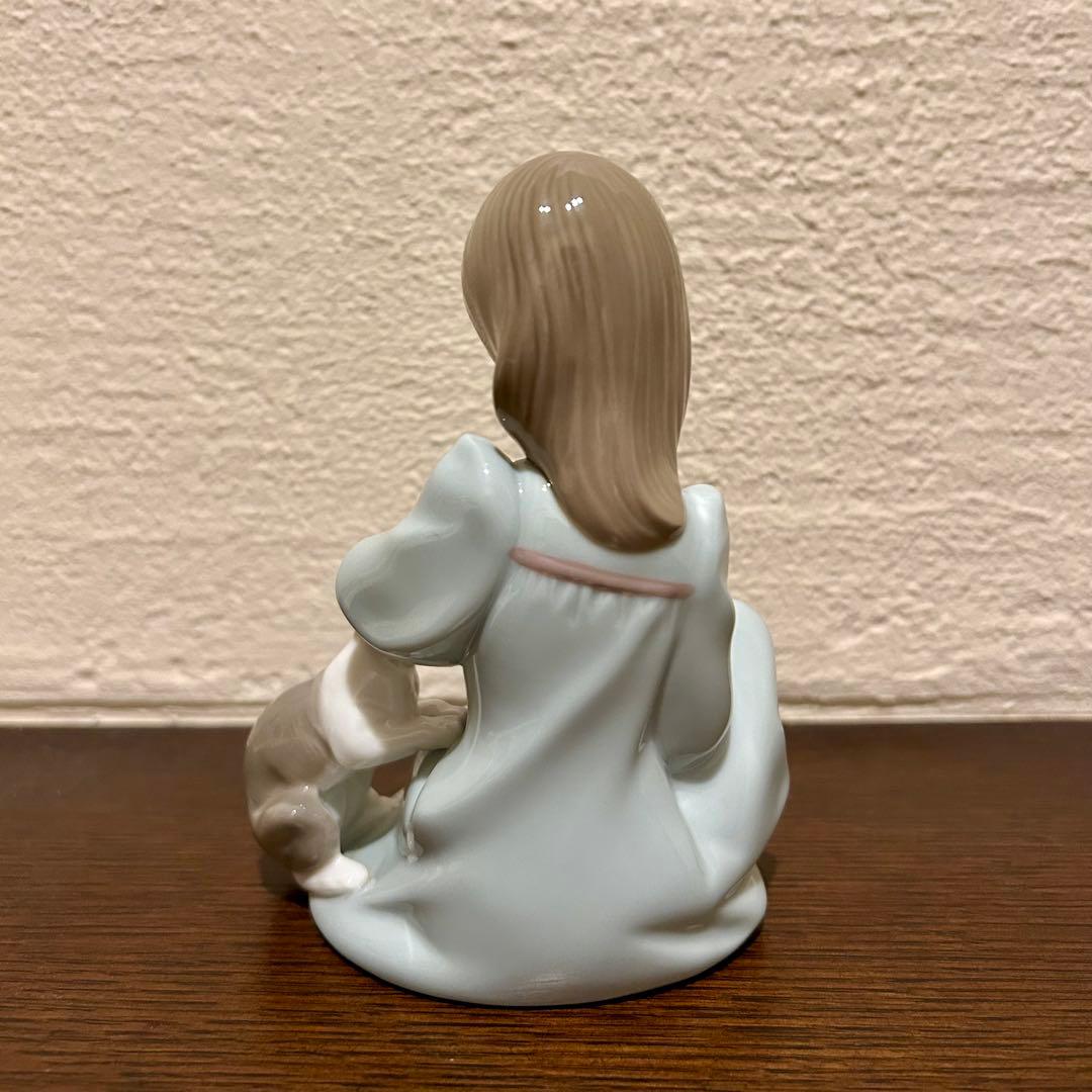 リヤドロ　フィギュリン　起こしちゃだめよ