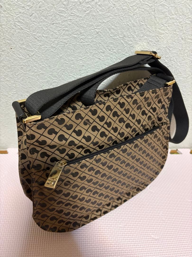 kueさま ゲラルディーニ☆ソフティ☆ショルダーバッグ☆定番人気型☆