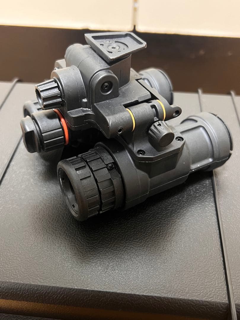 PVS31　デジタルナイトビジョン 実動 バッテリーボックス　四角画面タイプ