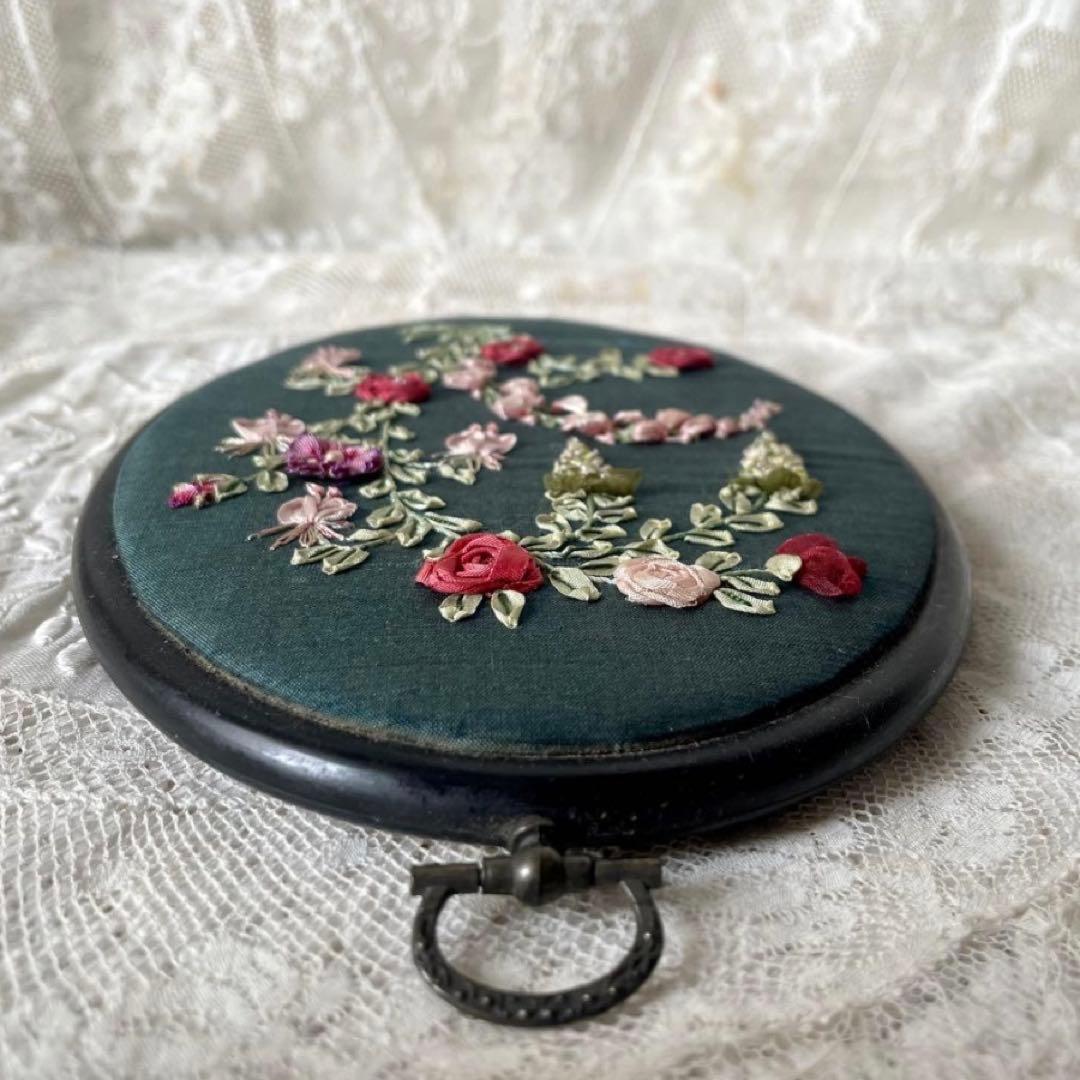 リボン刺繍オーバルフレーム　花　フランスアンティークヴィンテージ　メルスリー