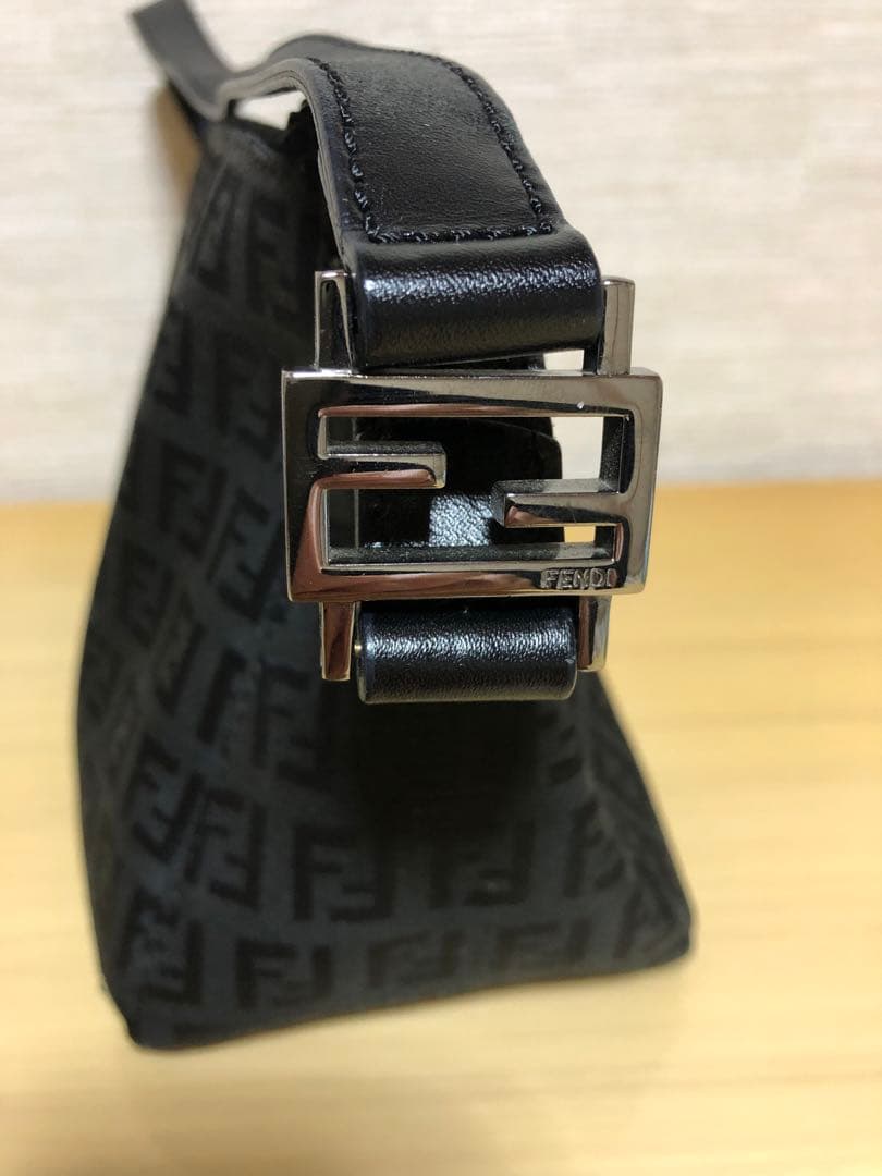 FENDI フェンディ ズッカ柄 ワンショルダーバッグ　アクセサリーポーチ