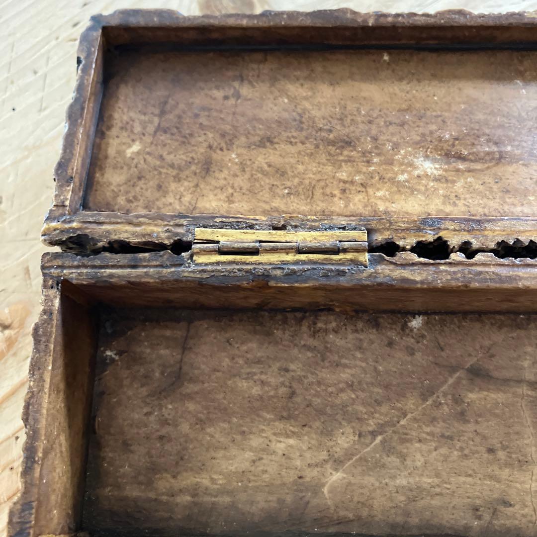 アンティーク手彫り　石の箱　宝石箱