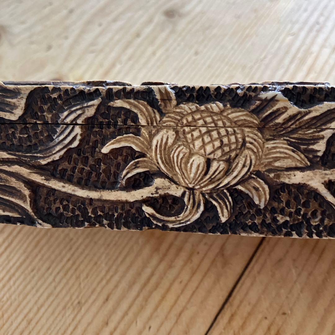 アンティーク手彫り　石の箱　宝石箱