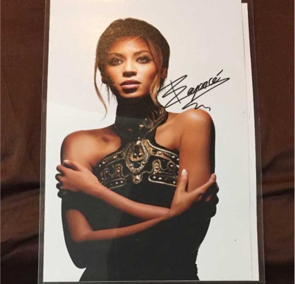 Beyoncé 本物★鑑定書付き★ビヨンセ 直筆サイン！！！激レア