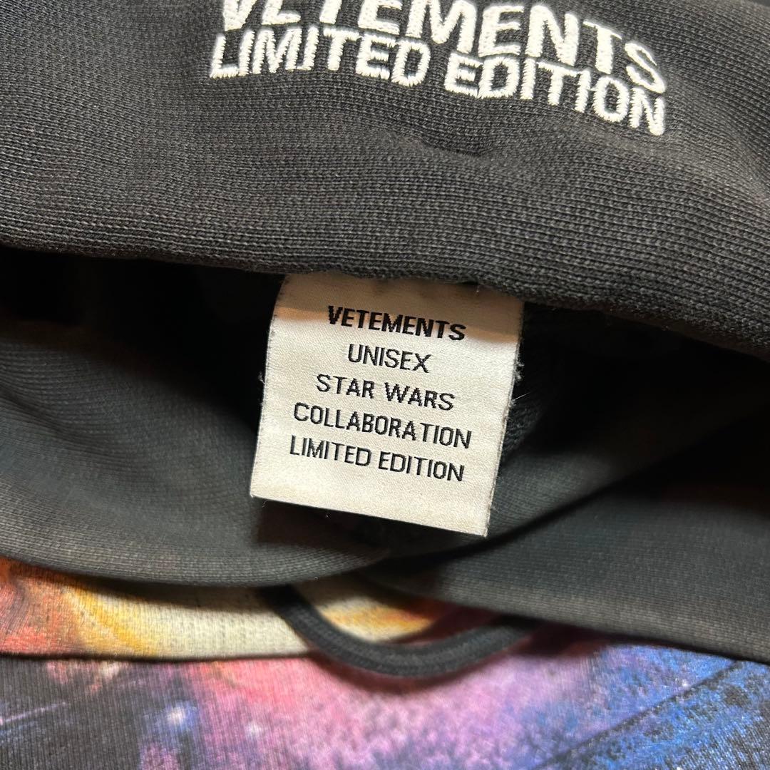 トップス VETEMENTS Movie Poster 2 Hooded Shirt