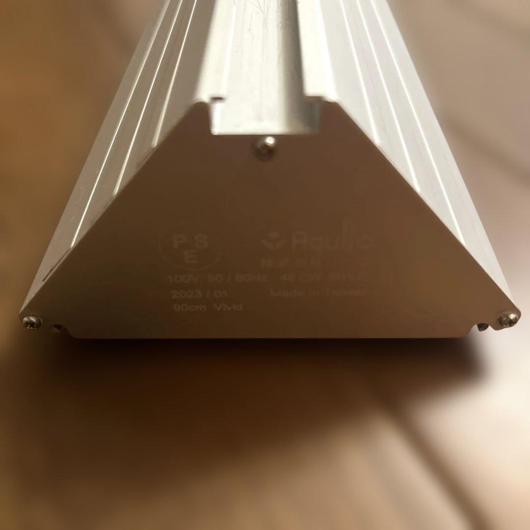 アクロトライアングルTRIANGLE LED VIVID 900 90cm