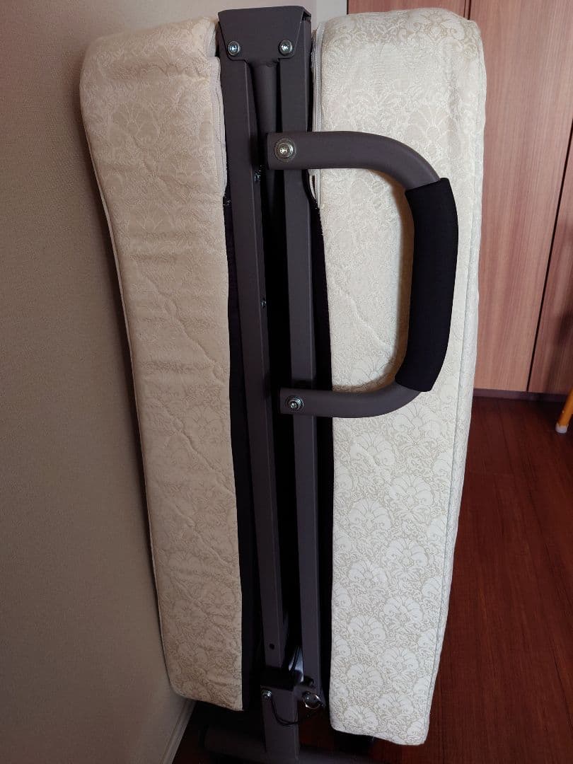 s*h様 最終価格☆美品☆送料込・折りたたみ電動リクライニングベッド