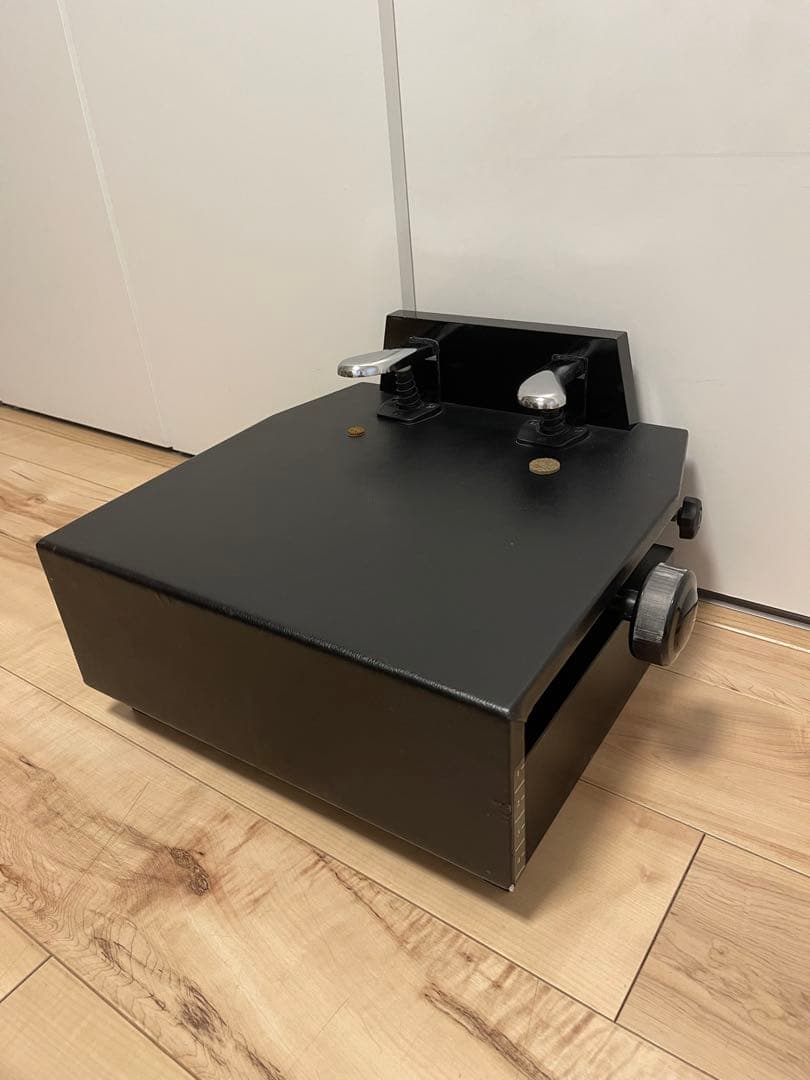 ピアノ　補助ペダル