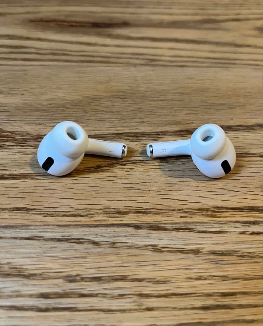 ☆極美品！おまけ付き☆Apple AirPods Pro 本体 充電ケース付き