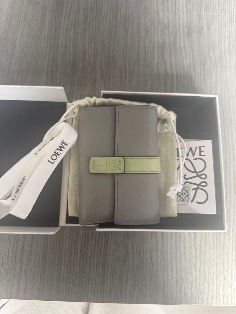 再再値下げ！LOEWE 三つ折り財布
