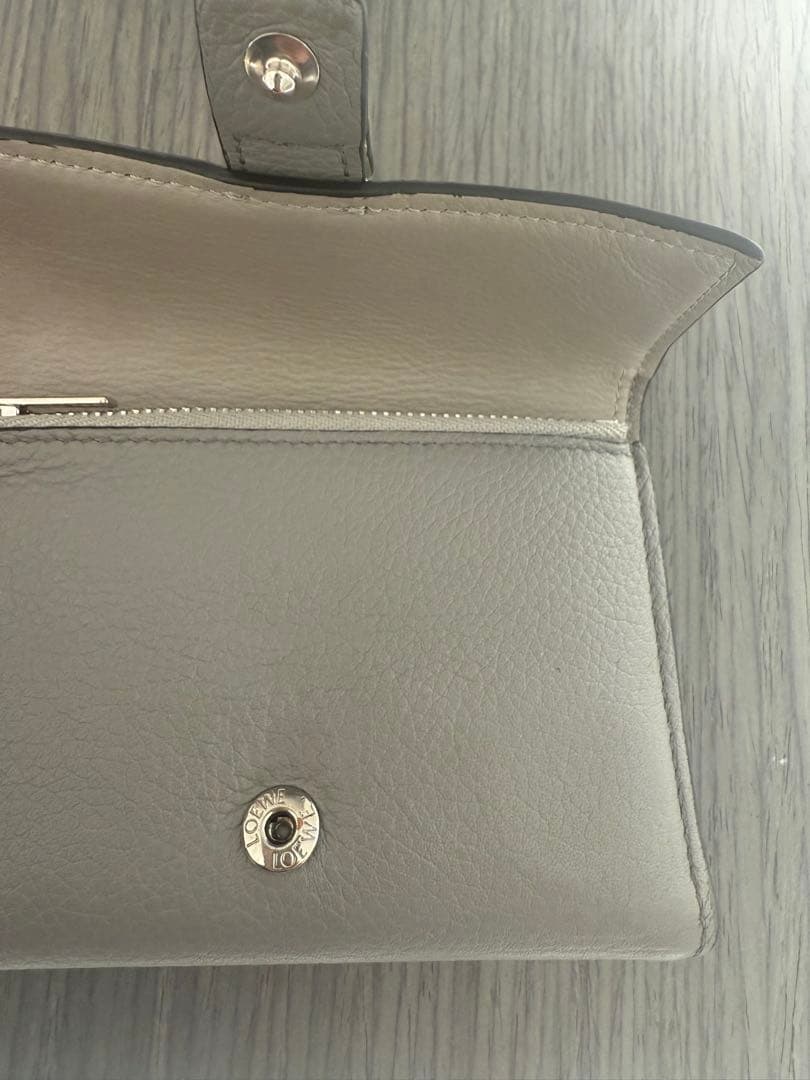 再再値下げ！LOEWE 三つ折り財布