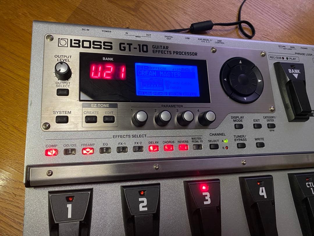 【美品】BOSS GT-10 ギターマルチエフェクター 箱/説明書付き