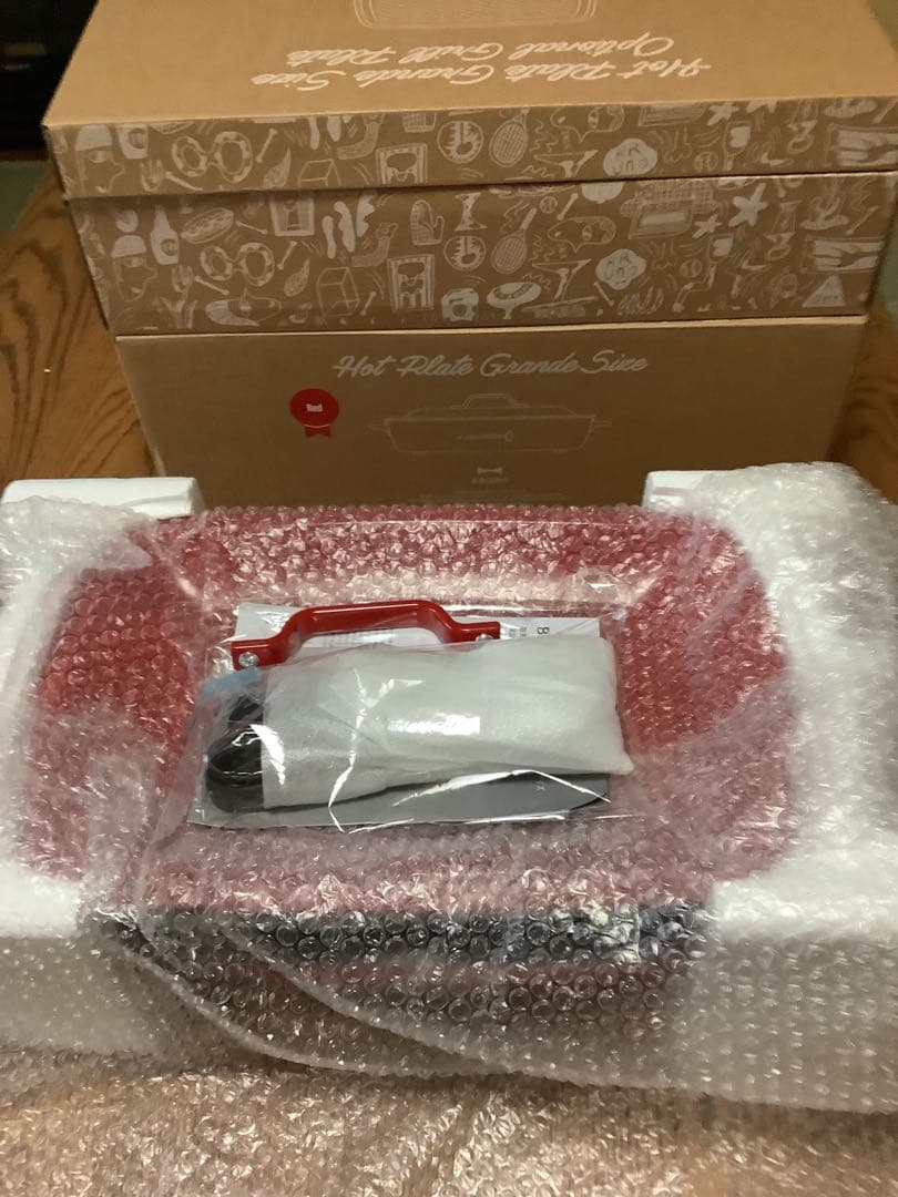 ブルーノグランデ　ホットプレート　プレート3枚＆蒸し網付き深鍋　新品