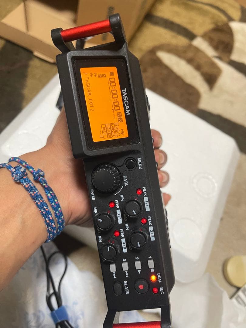 TASCAM DR-70d オーディオレコーダー