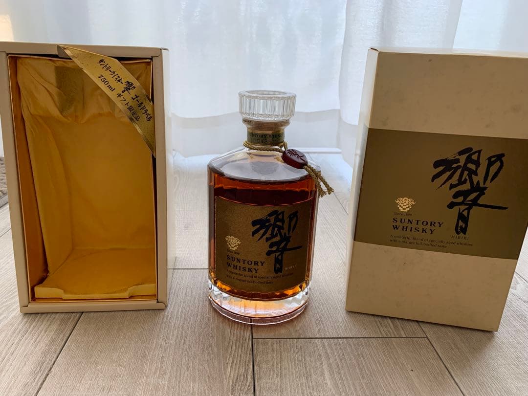 響　サントリー　金ラベル　ウィスキー　ギフト限定品