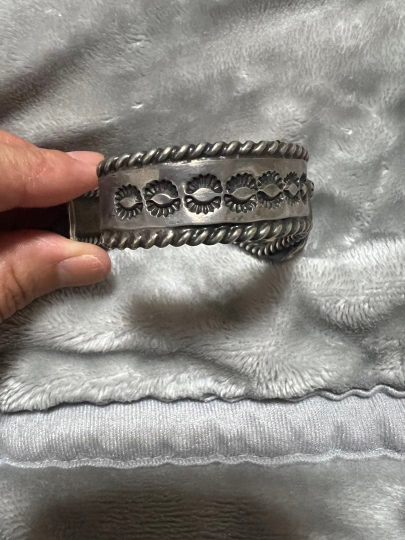 デ*」様 B. L. T. L. スタジオ バングル