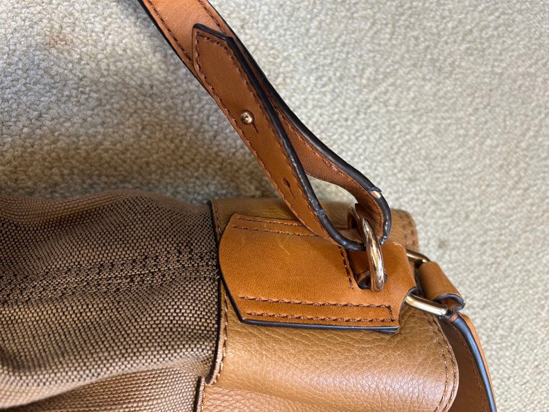 バーバリー　チェックバッグ　タッセル