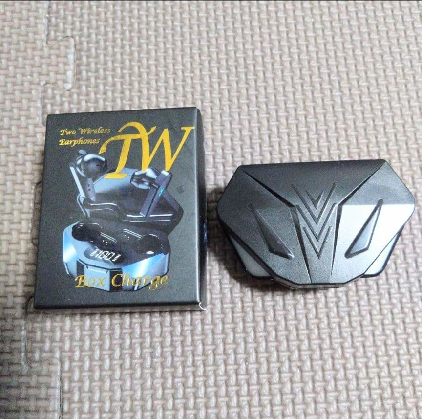 ジャグラー ワイヤレスイヤホン おまけ付き ２点　在庫４点あり