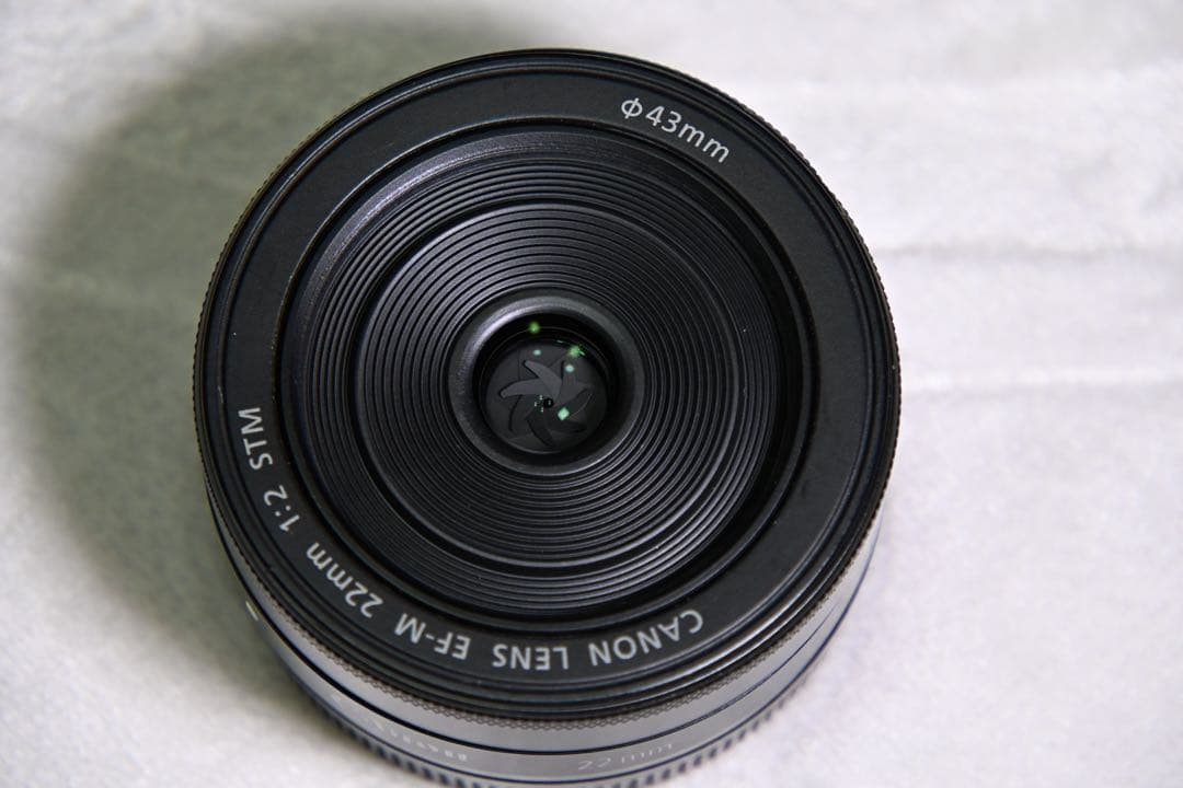 Canon EOS kissM ミラーレスカメラ ダブルズームキット