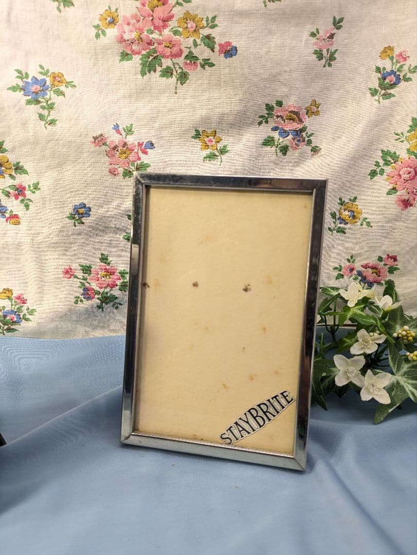 イギリス アンティーク クロームメッキ フォトフレーム ２個セット