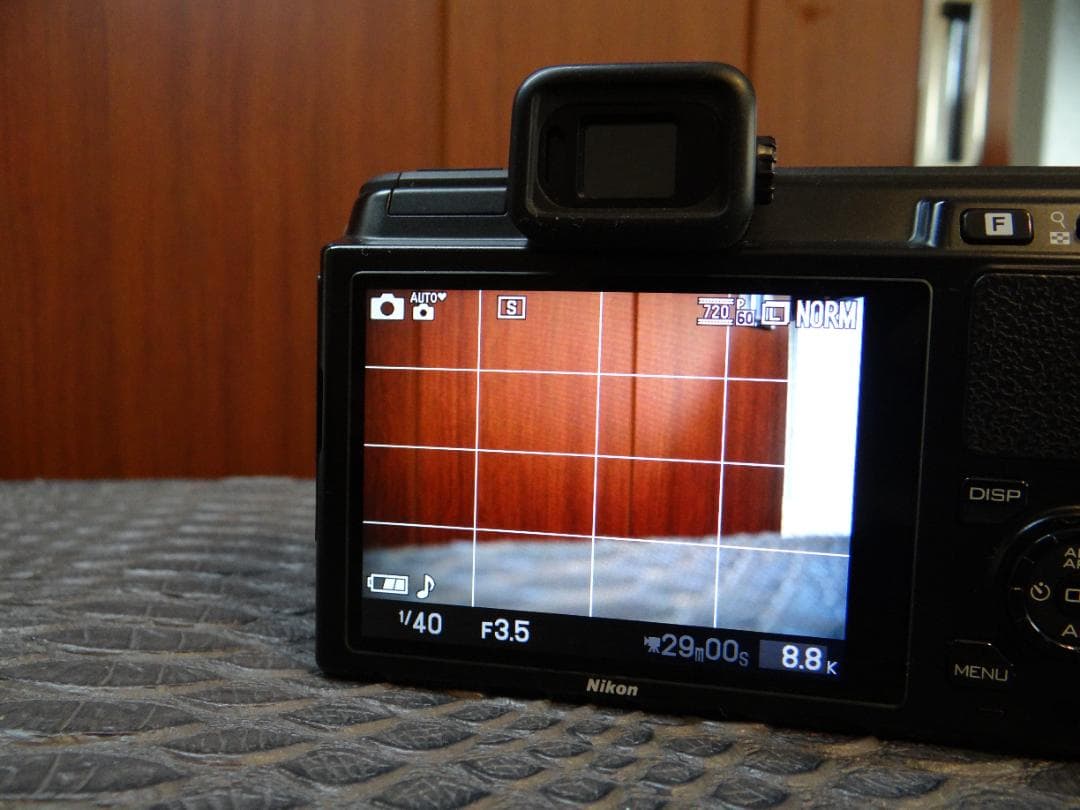 ニコンNikon1 V1 ブラックボディ パワーズームレンズ ショット数4313