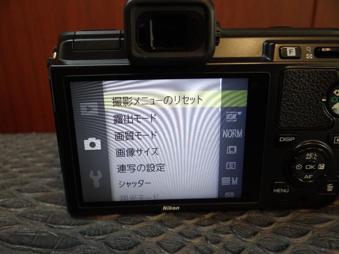 ニコンNikon1 V1 ブラックボディ パワーズームレンズ ショット数4313