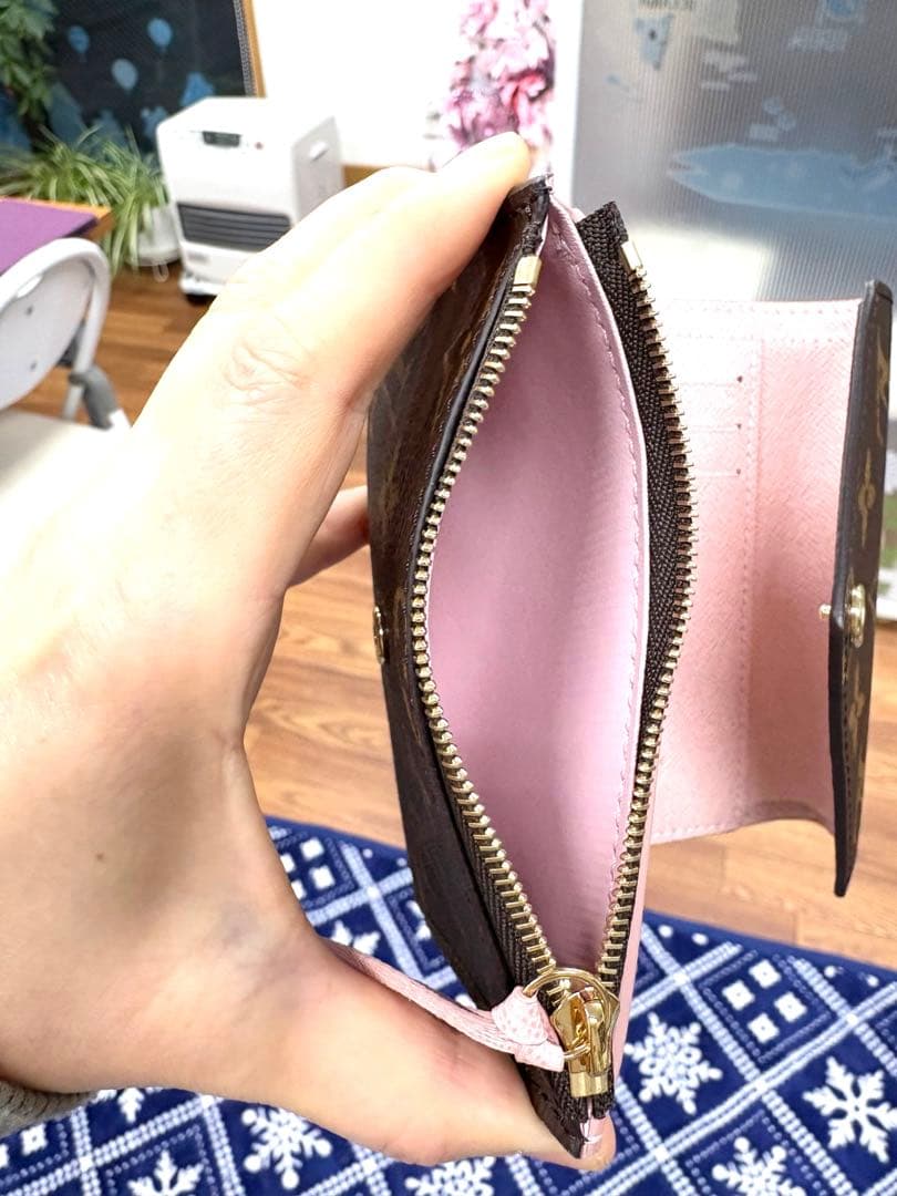 LOUIS VUITTON ポルトフォイユ・ヴィクトリーヌモノグラム　ピンク