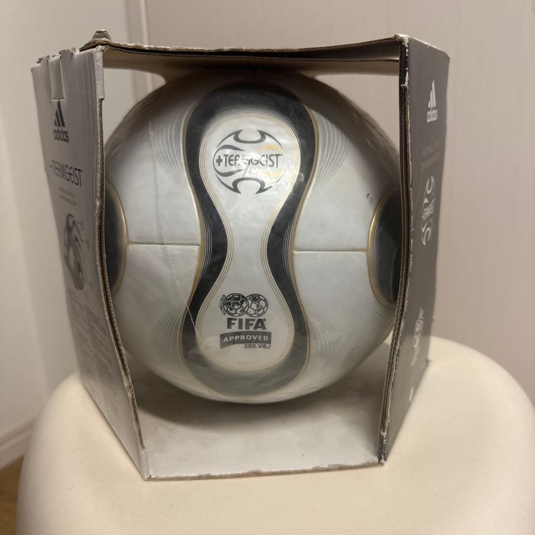 ま*ん様 激レア　2006年 ドイツ ワールドカップ公式試合球 チームガイスト