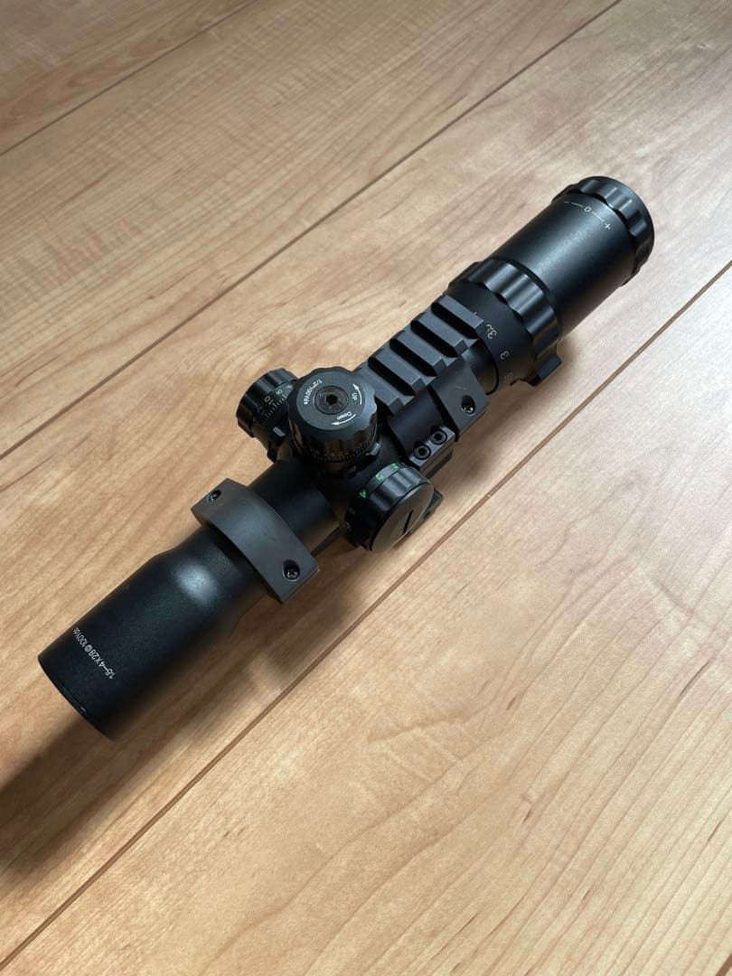 東京マルイ イルミネーテッド ショートズームスコープ（1.5～4倍）