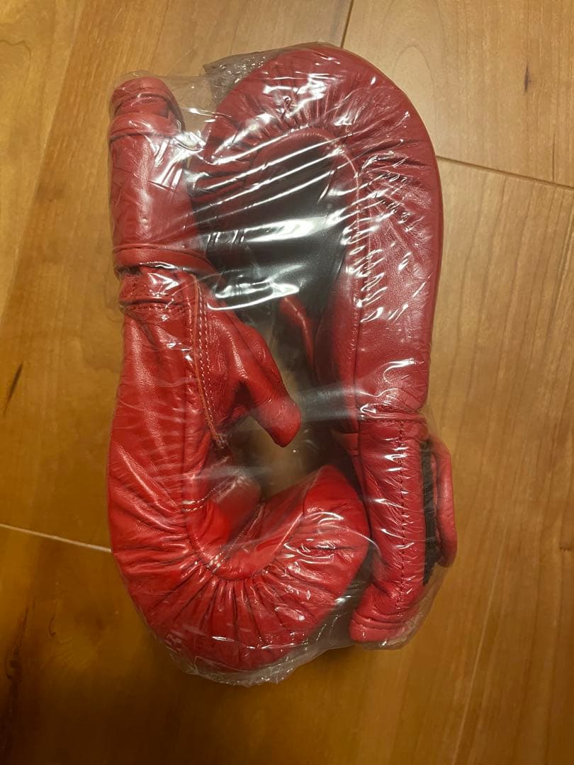 新品未使用　レイジェス　パンチンググローブ　赤　レッド　REYES ボクシング