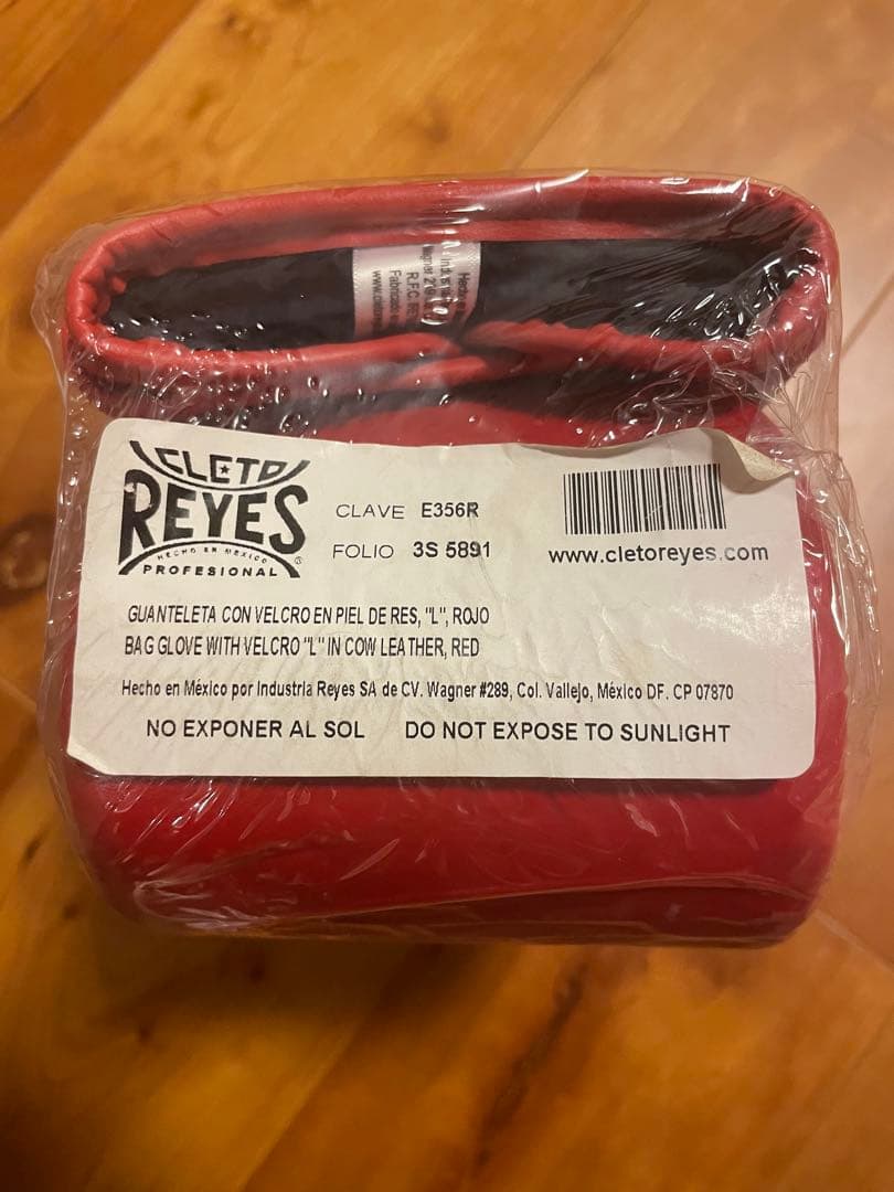 新品未使用　レイジェス　パンチンググローブ　赤　レッド　REYES ボクシング