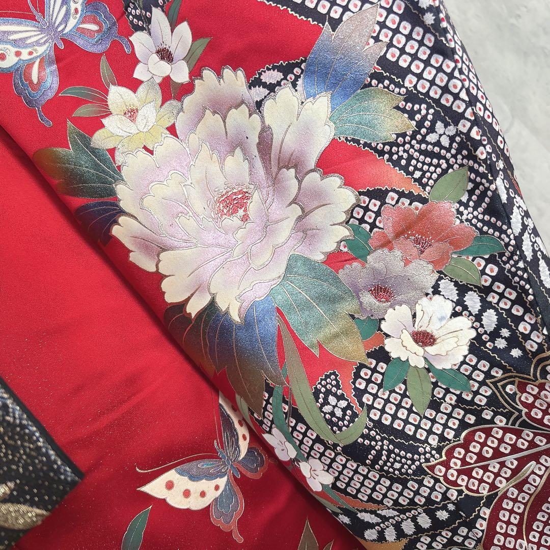 振袖　フルセット　正絹　赤　黒　華やか　ボタン　古典柄　かっこいい系　k3