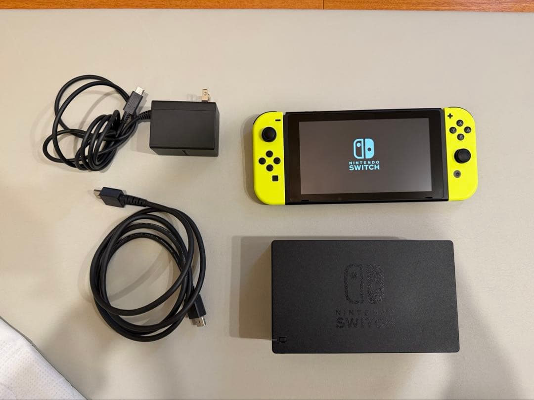 Nintendo Switch 本体 イエロー　訳あり