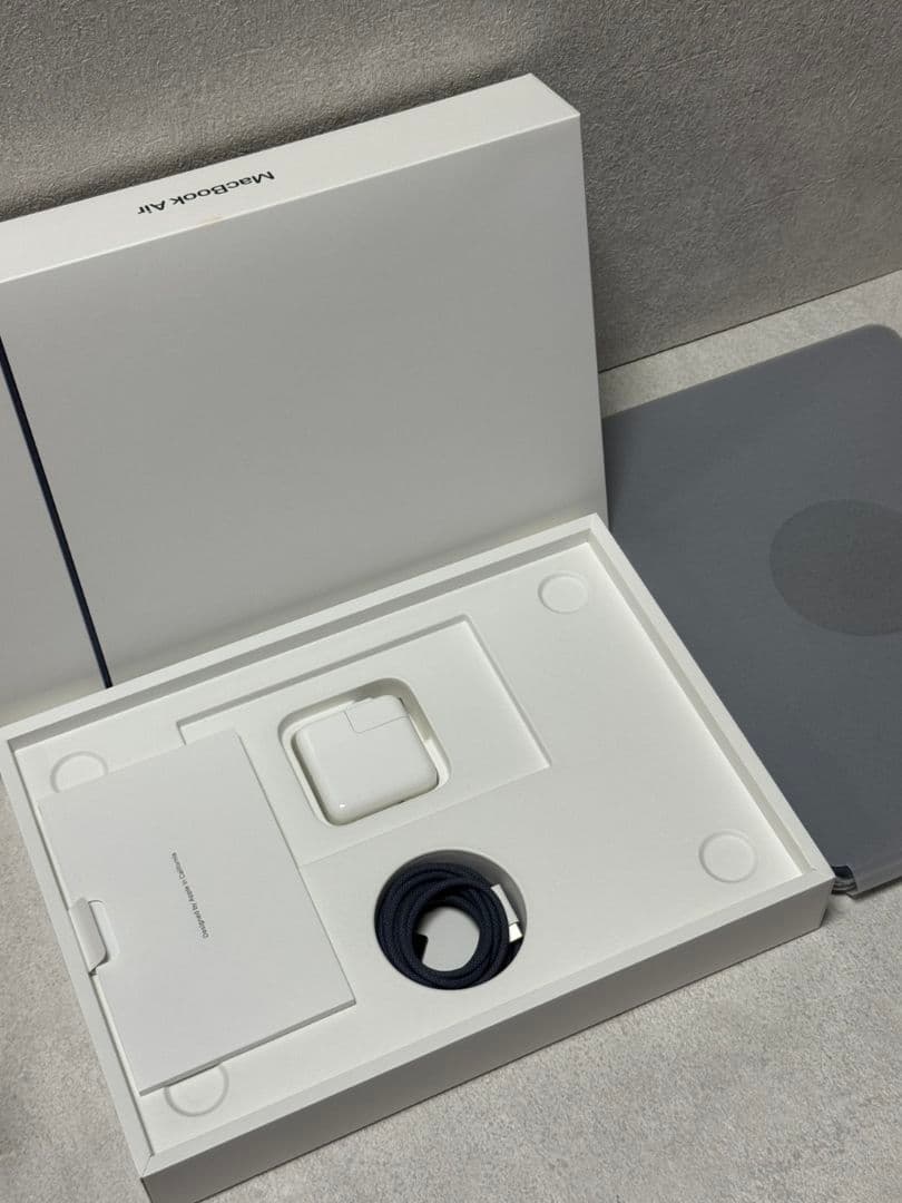 MacBook Air M2『ミッドナイト』8GB 256GBバッテリー100%