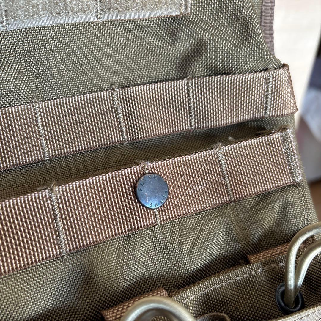 [実物]flyyeプレートキャリア マグポーチ付き　タンカラー