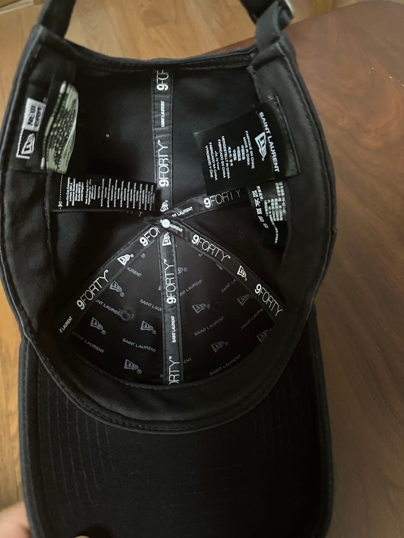 【ほぼ新品】Saint Laurent YSLロゴキャップ