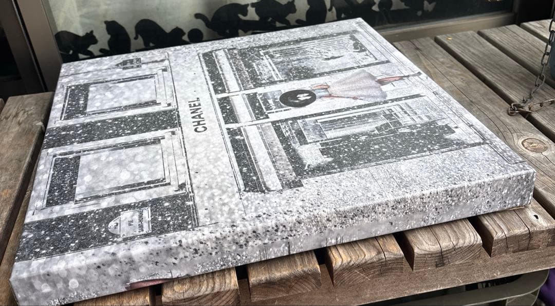 オリバーガル　CHANEL　40.5×40.5