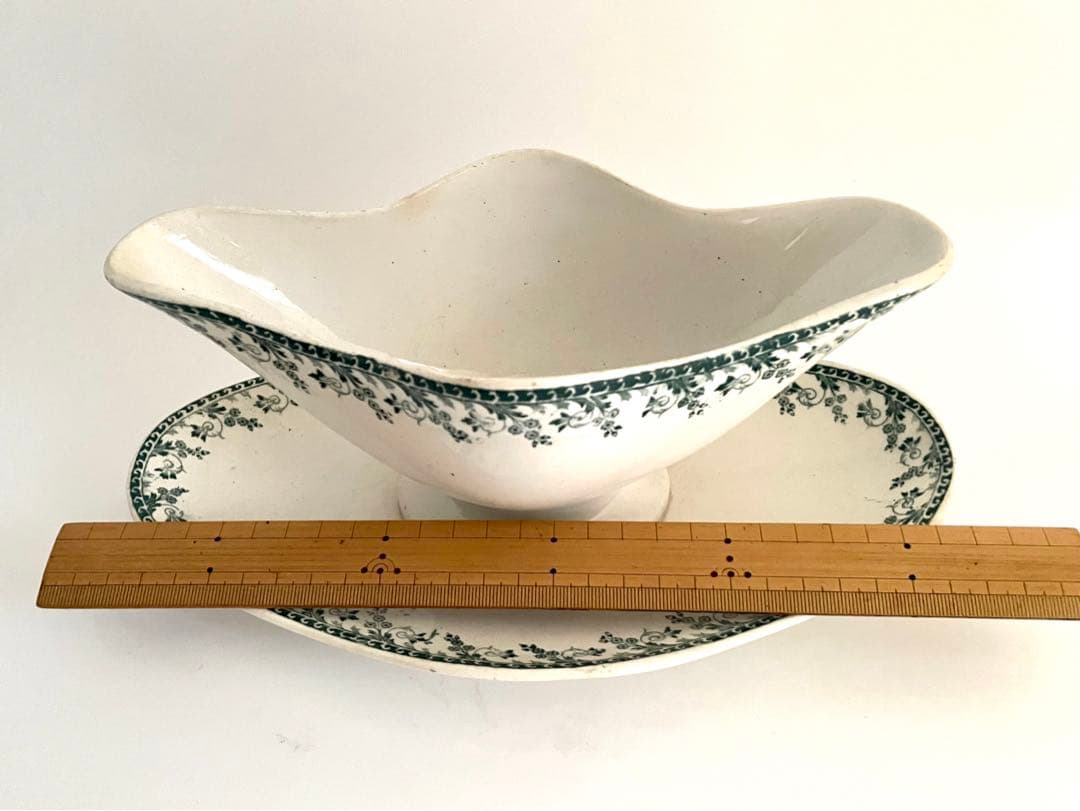 フランス　アンティーク　フリルエッジのソーシエール