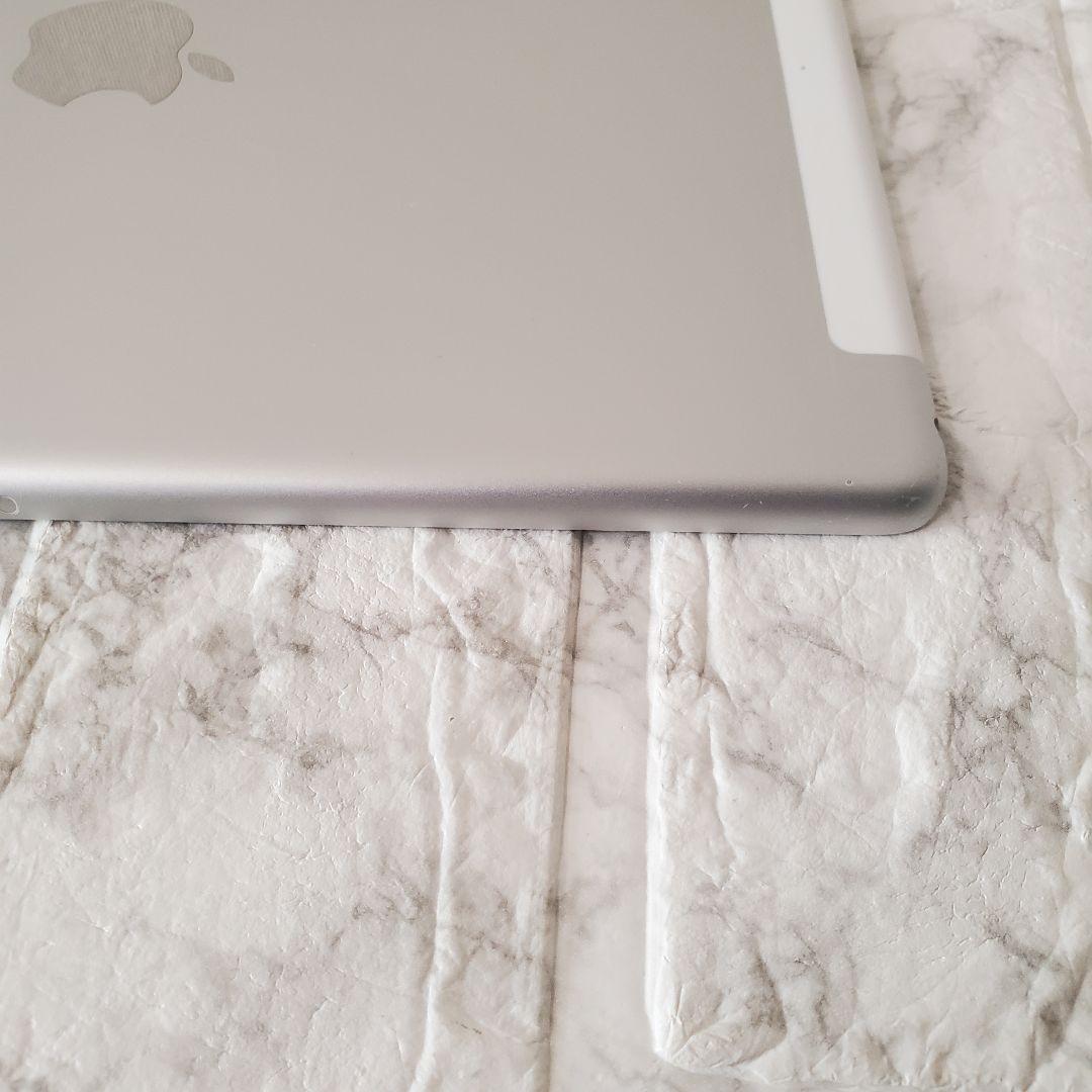 256 iPad 8世代 32GB SIMフリー シルバー