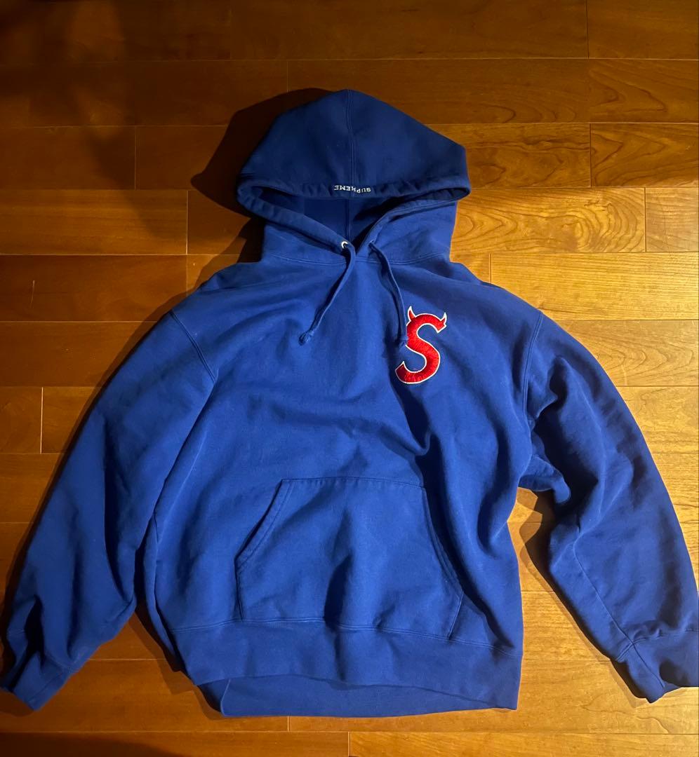 Supreme 刺繍Sロゴ ツノ　パーカー 青　L 堀米