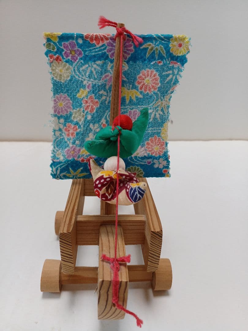 郷土玩具鹿児島神宮化粧箱羽子板　坊津唐カラ船熊本化粧箱3個(1個蓋無)ミニキジ車