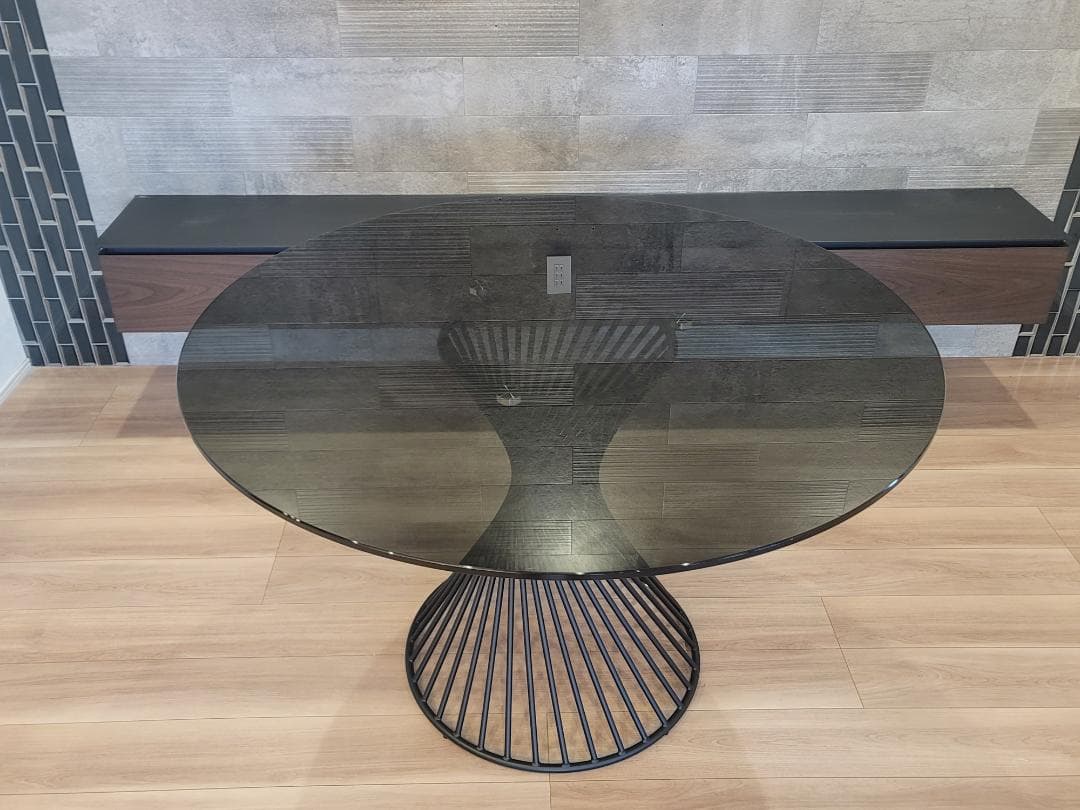 ダイニングテーブル◆円形◆ガラス天板◆天板直径120cm◆モデルルーム展示品
