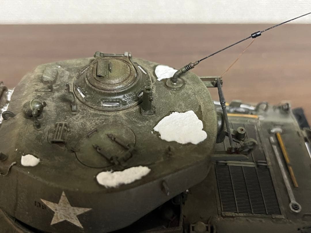 1/35 アメリカ軍　M4A3E2 シャーマン　ジャンボ　完成品