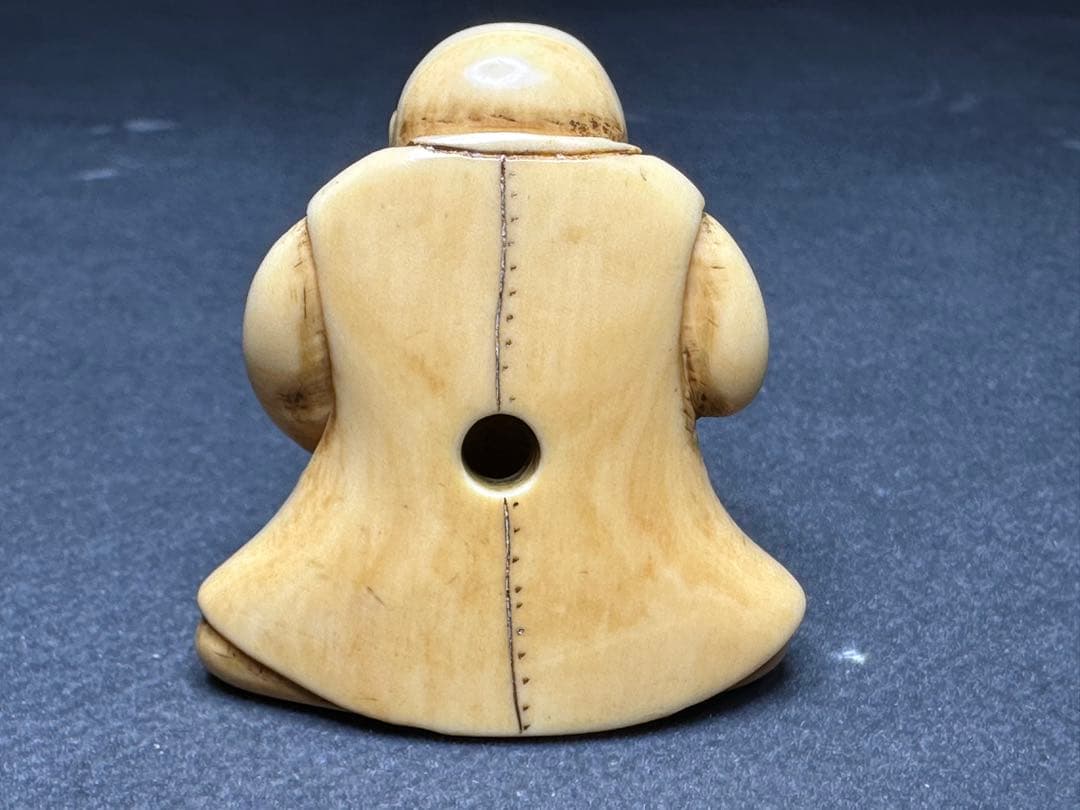 極上　根付　天然素材　アンティーク　骨董　飾り物　古美術品　 置物　細密細工