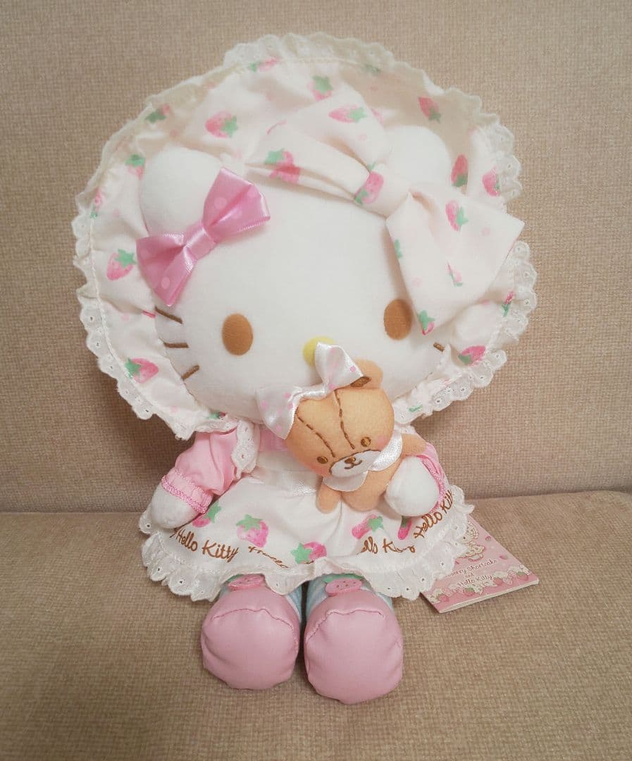【激レア】キティ ストロベリーショートケーキ ぬいぐるみ