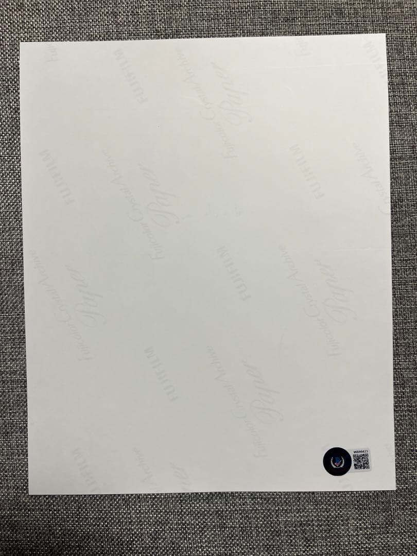 エミリアクラーク　直筆サイン入りフォト