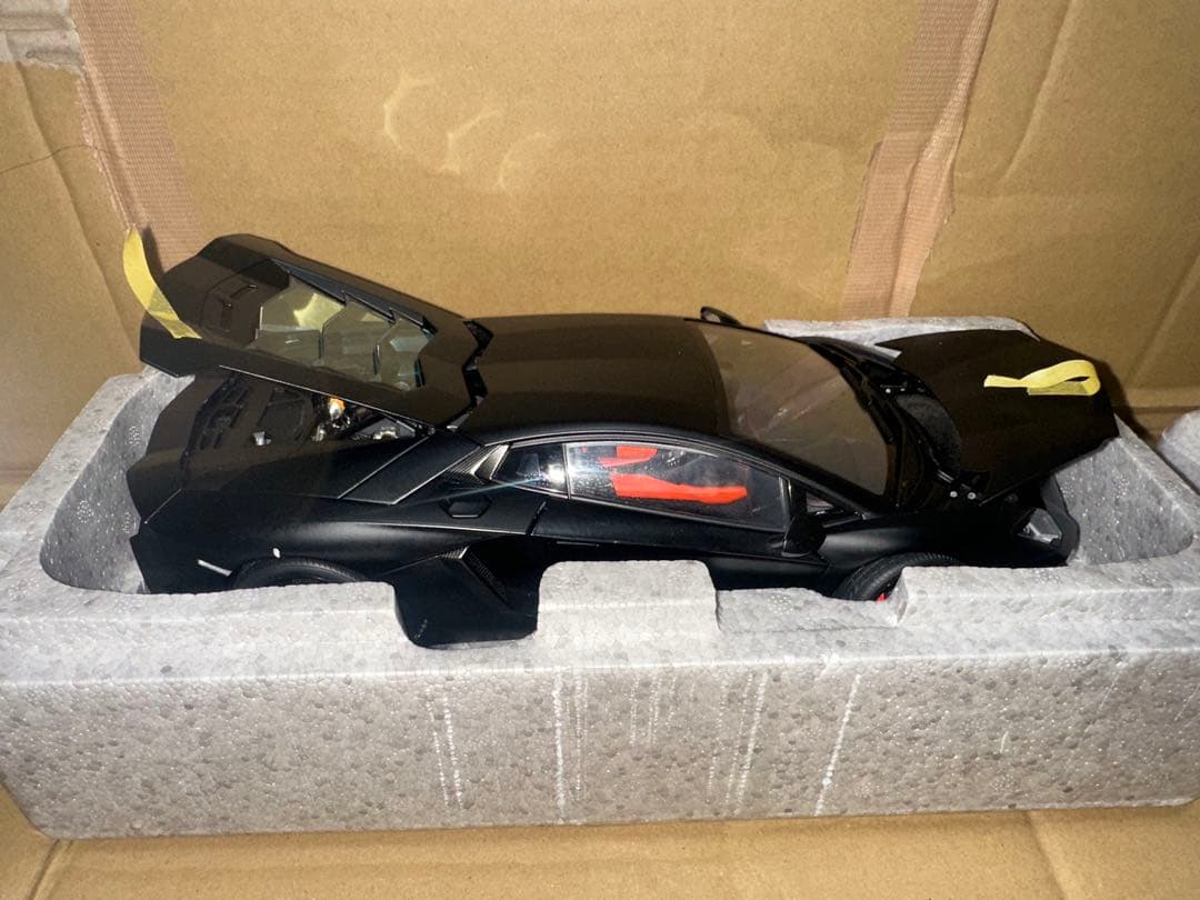 Lamborghini Aventador ブラックミニカー 720