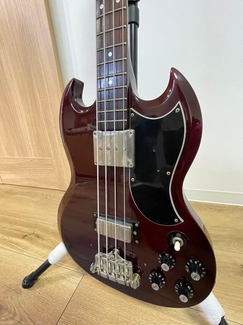 ブラックフライデーサンキュー特価35.000円でグレコEBベースギター